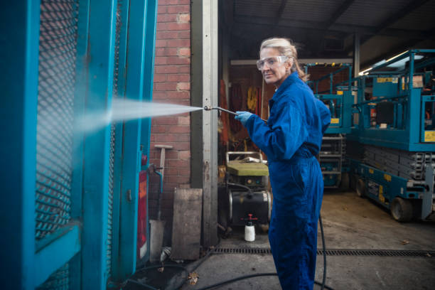 Best Garage Pressure Washing  in Middlefield, OH